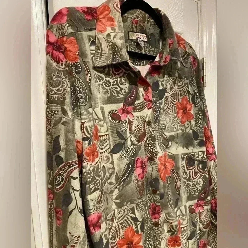 Caribbean Joe Women’s Floral Paisley Button Down Tropical Coconut Buttons Size M - Picture 3 of 10